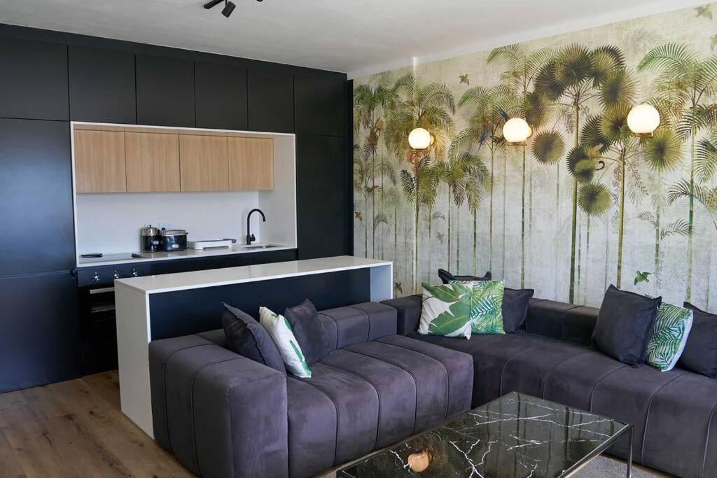 Beachfront In Sea Point With Amazing Views * Cape Town