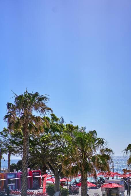 Beachfront In Sea Point With Amazing Views Apartment *