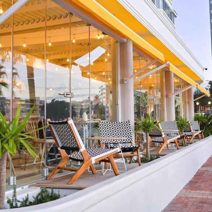Beachfront In Sea Point With Amazing Views *