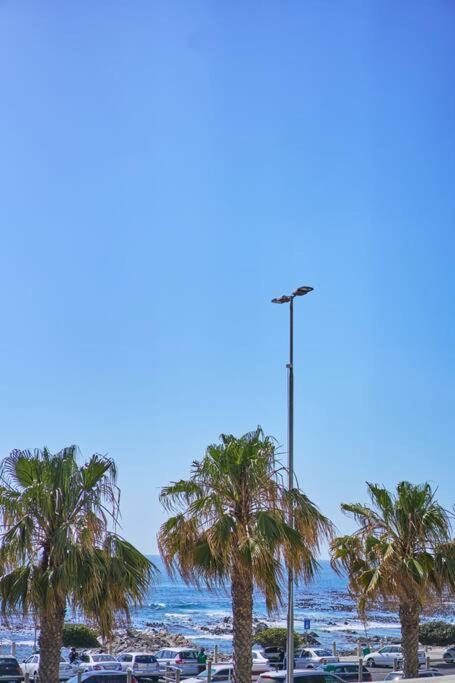 Apartment Beachfront In Sea Point With Amazing Views *