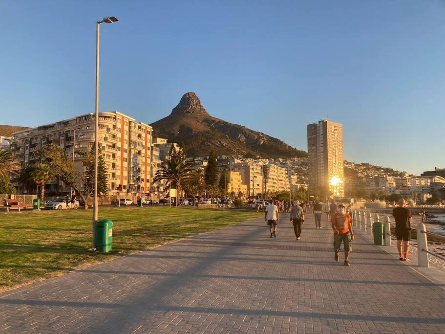 Apartment Beachfront In Sea Point With Amazing Views