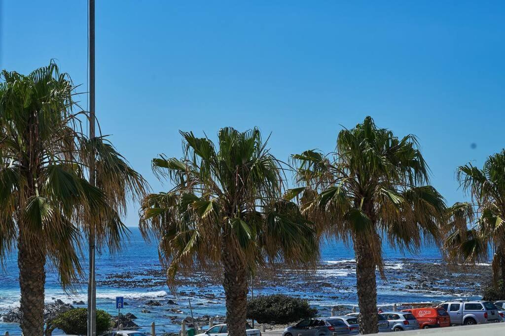 Beachfront In Sea Point With Amazing Views * Cape Town